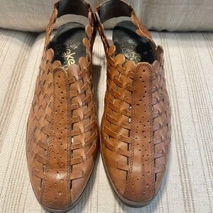 Rieker size 10 brown flats